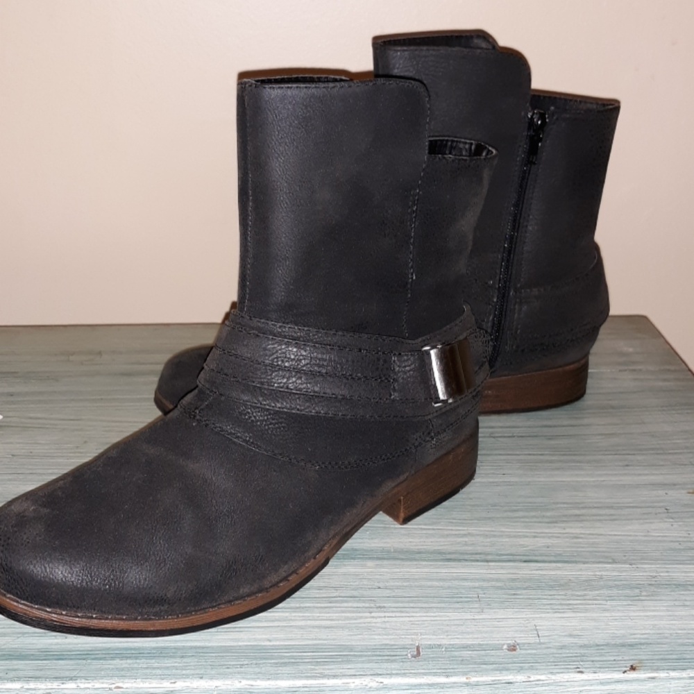 Crown vintage bootie